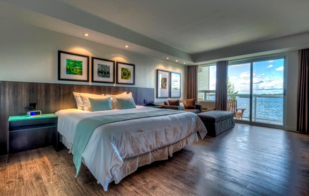 Taboo Muskoka Hotel Gravenhurst Bagian luar foto