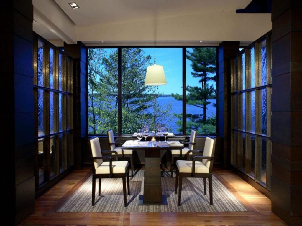 Taboo Muskoka Hotel Gravenhurst Bagian luar foto