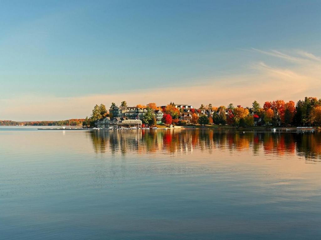 Taboo Muskoka Hotel Gravenhurst Bagian luar foto