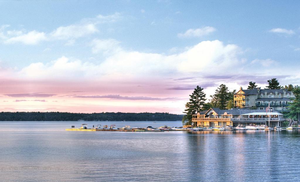Taboo Muskoka Hotel Gravenhurst Bagian luar foto