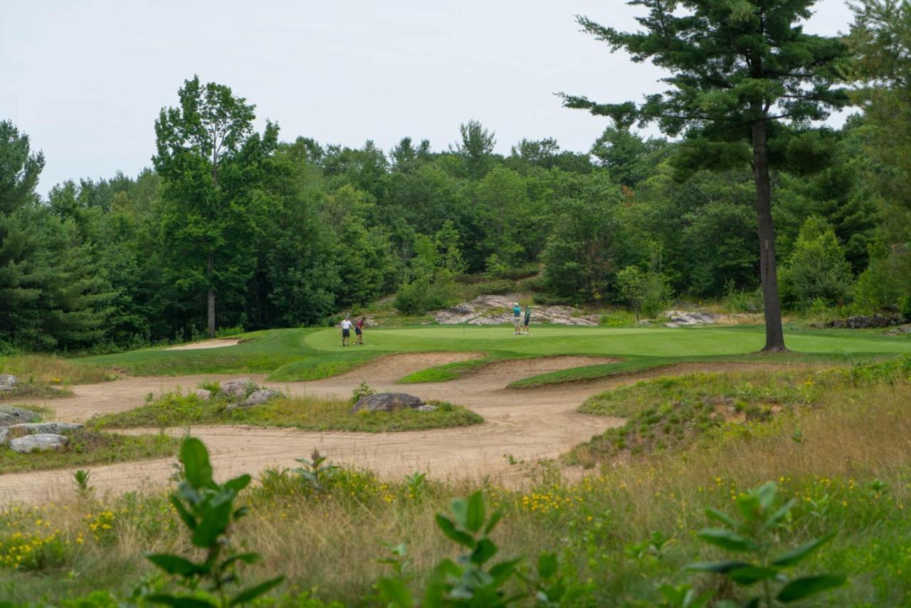 Taboo Muskoka Hotel Gravenhurst Bagian luar foto